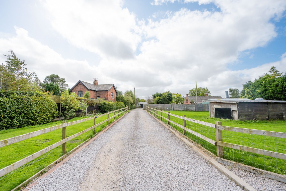 Images for The Gravel, Mere Brow